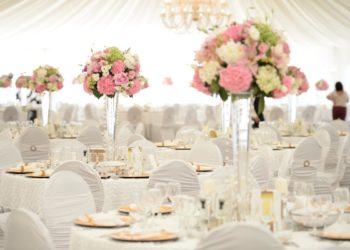 20 Beispiele für Blumen auf runden Tischen für die Hochzeit