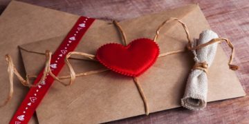 Wann sollte die Hochzeitseinladung verschickt werden?