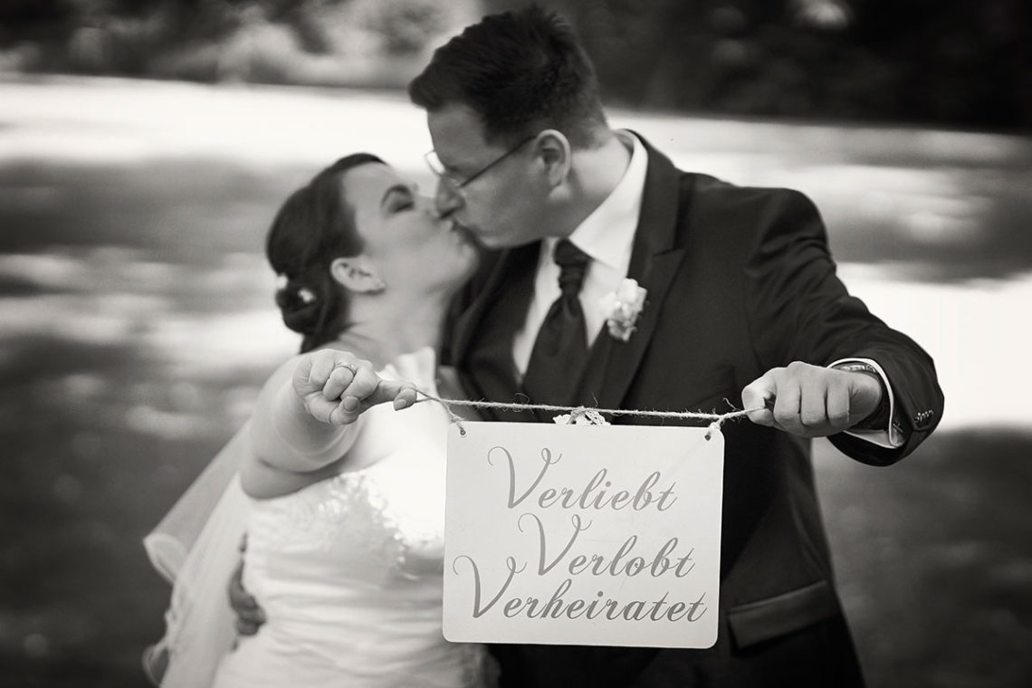 Echte Brautpaare zeigen Fotos zur Hochzeit