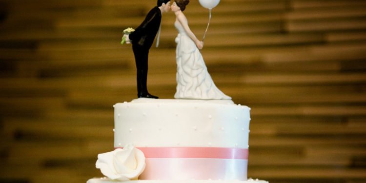 Figur zur Hochzeit Brautpaar Hochzeitstorte Cake Topper Dekoration Tortenfigur