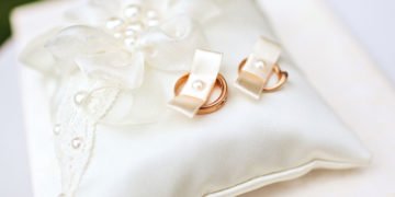 Günstige Ringkissen für die Hochzeit bei Amazon