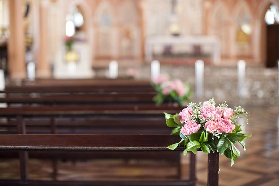 Kirchenbank Deko zur Hochzeit