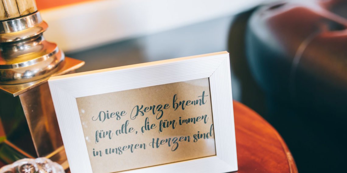 Erinnerung an verstorbene Personen bei der Hochzeit