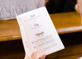 Kirchenheft für die Hochzeit: personalisiert und passend zur Papeterie