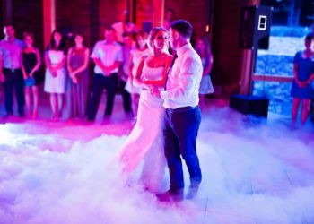 40 unglaublich romantische Songs, die ihr bei der Hochzeit spielen könnt