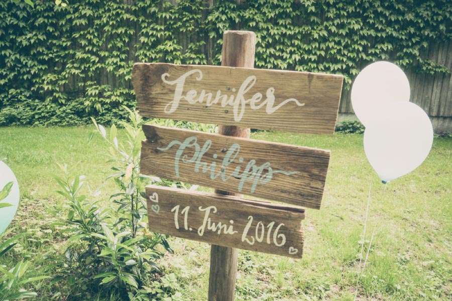 Ideen für Schilder beim Empfang der Hochzeit: Personalisiertes Holzschild Ideen für Schilder beim Empfang der Hochzeit: Personalisiertes Holzschild