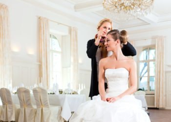 Haarschmuck in Roségold für die Braut am Tag der Hochzeit
