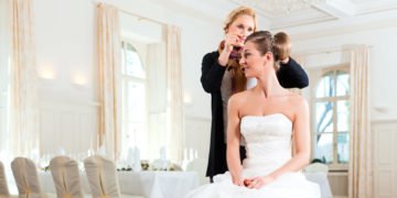 Haarschmuck in Roségold für die Braut am Tag der Hochzeit