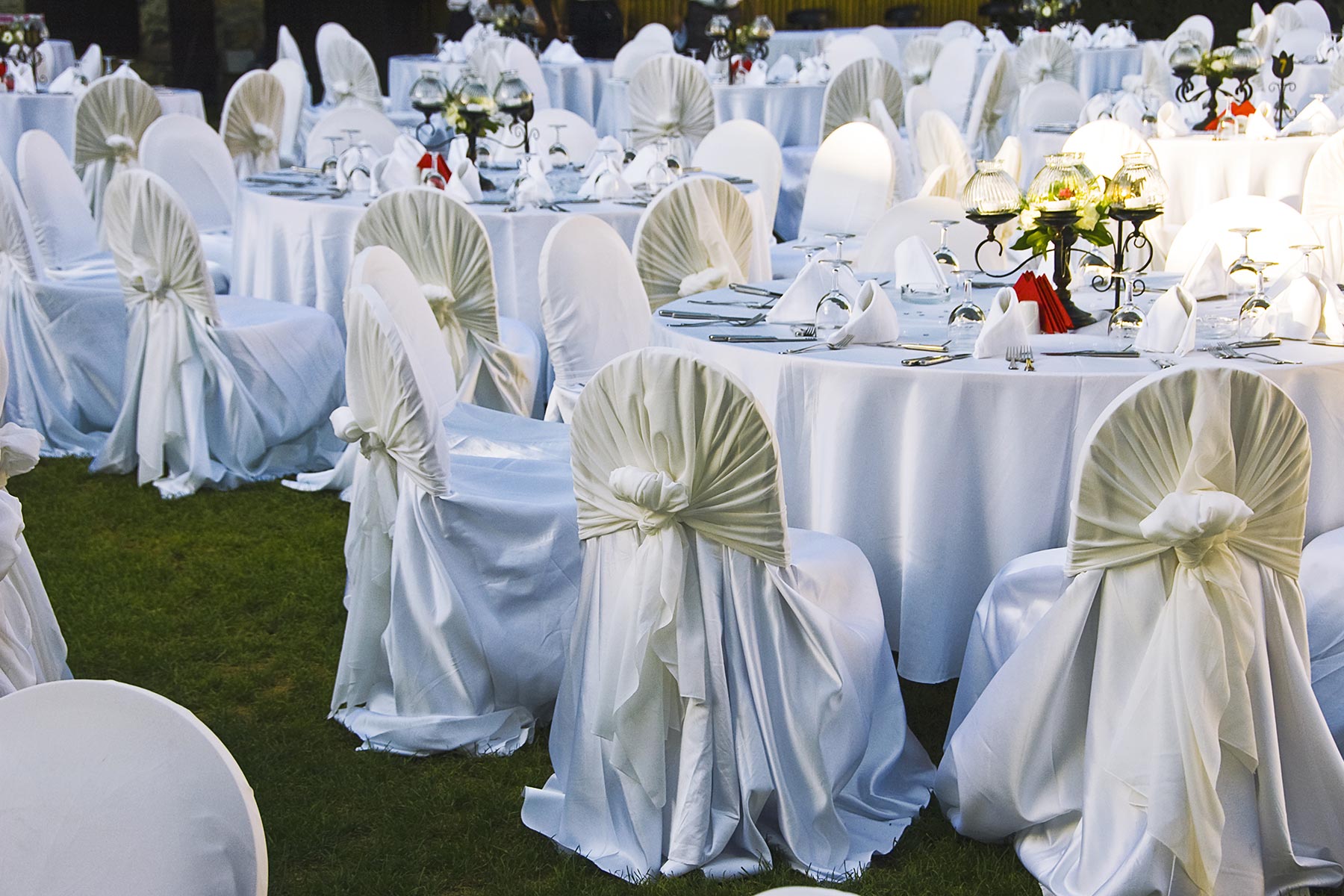 200 tlg Stuhlhussen Elastisch Universell Weiß Stuhlüberzug für Hochzeiten Feiern 
