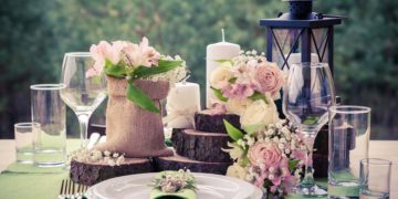 Baumscheiben für die Tischdeko bei der Hochzeit