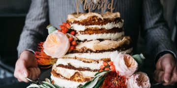 Boho-Blütenhochzeit in Gold von Susanne & Oliver