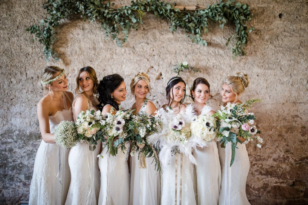Bräute mit Brautsträuße beim Brautshooting 2018