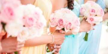 Farbige Kleider für die Braut bei der standesamtlichen Trauung