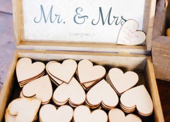 Gästebücher aus Holz für die Hochzeit