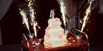 30 Lieder für das Hereinfahren und Anschneiden der Hochzeitstorte