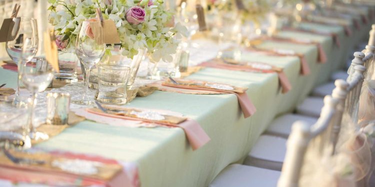 Tischläufer für die Hochzeit: als Basis für die Tischdeko