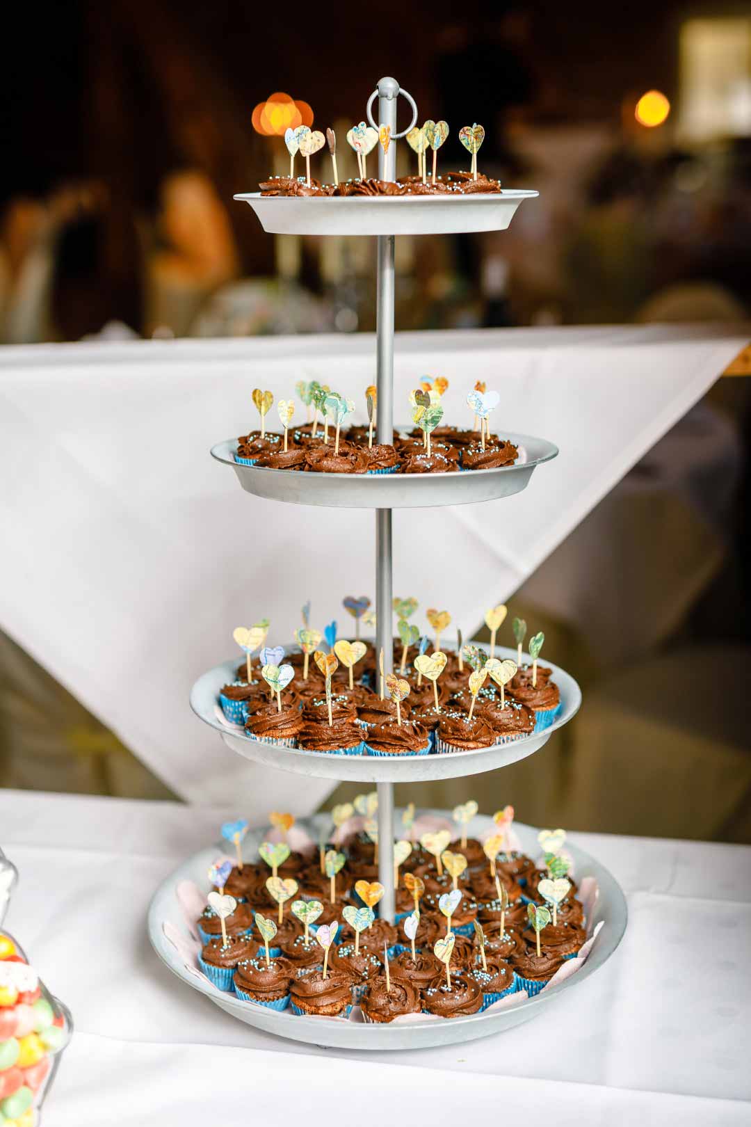 Hochzeit mit Reise als Motto: Karte als Cupcake-Topper