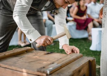 Erinnerungskiste an die Hochzeit, befüllt von den Gästen