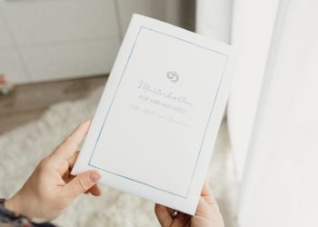 Kostenlose Musterkarten von der kartenmacherei für eure Hochzeit!