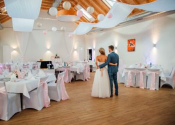 Hochzeit in Rosa im Schützenhof in Bonn