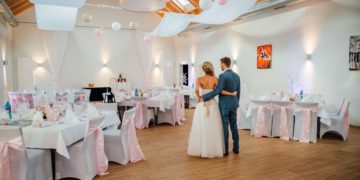 Hochzeit in Rosa im Schützenhof in Bonn