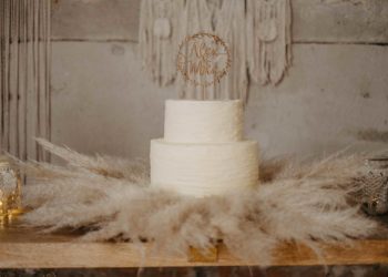 Caketopper aus Holz für eure Hochzeitstorte