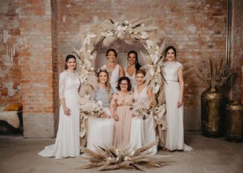 Federleichte Hochzeitsinspiration mit Trockenblumen, Makramee und mehr