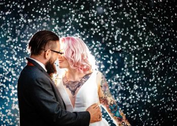 Vintage Hochzeit trift auf Eleganz und Pinke Haare