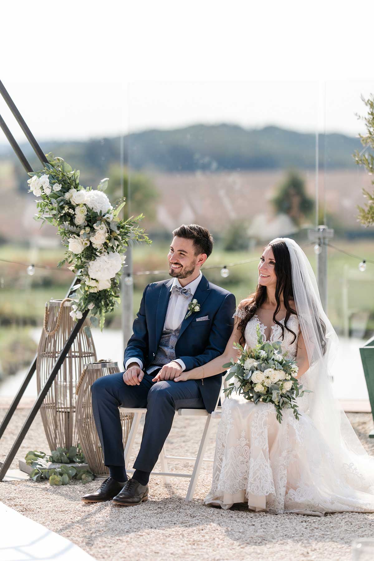 Braut und Bräutigam bei der Hochzeit