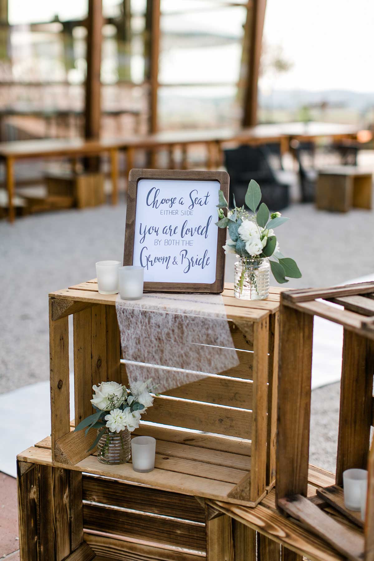 Choose a Seat eiather side, you are loves by both the Groom and Bride Schild