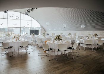 Elegante Hochzeit im Event Hangar E210