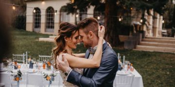 Frühlingshochzeit in Taubenblau