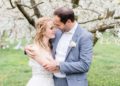 Microwedding: Hochzeit zu Zweit auf einer Kirschbaumwiese