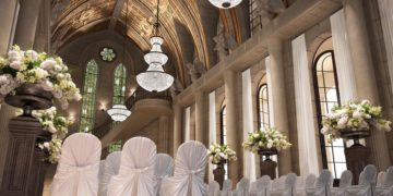 Kirchliche Hochzeit dekorieren: Ideen & Tipps