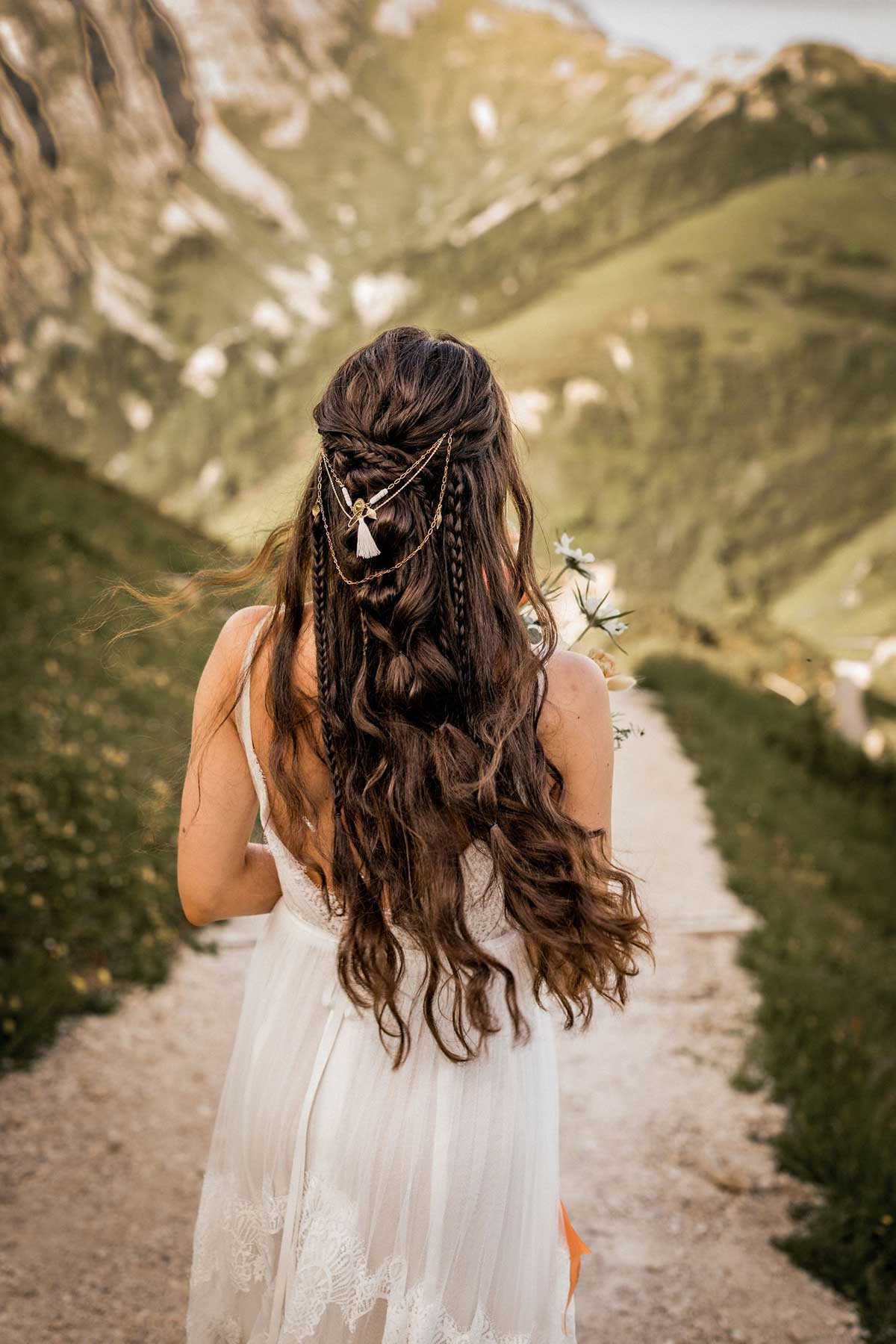 Braut mit Haarschmuck