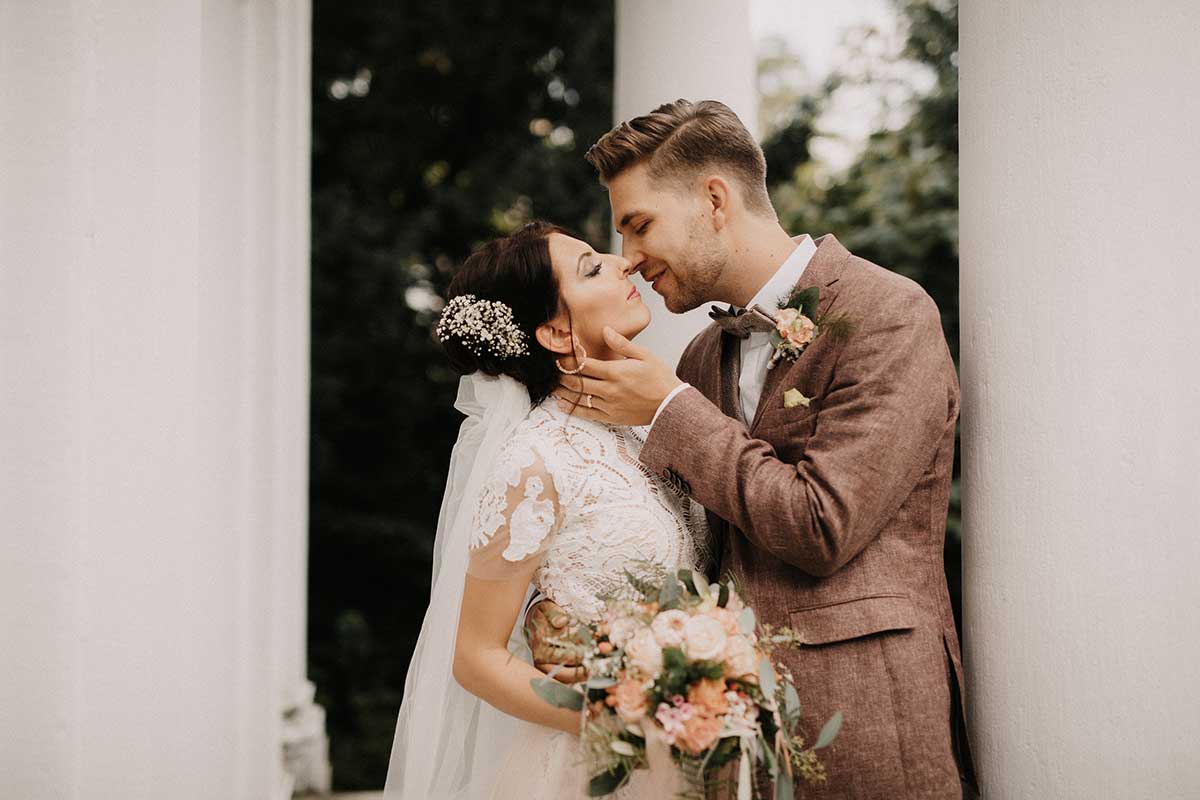 Paar-Fotoshooting mit Braut und Bräutigam
