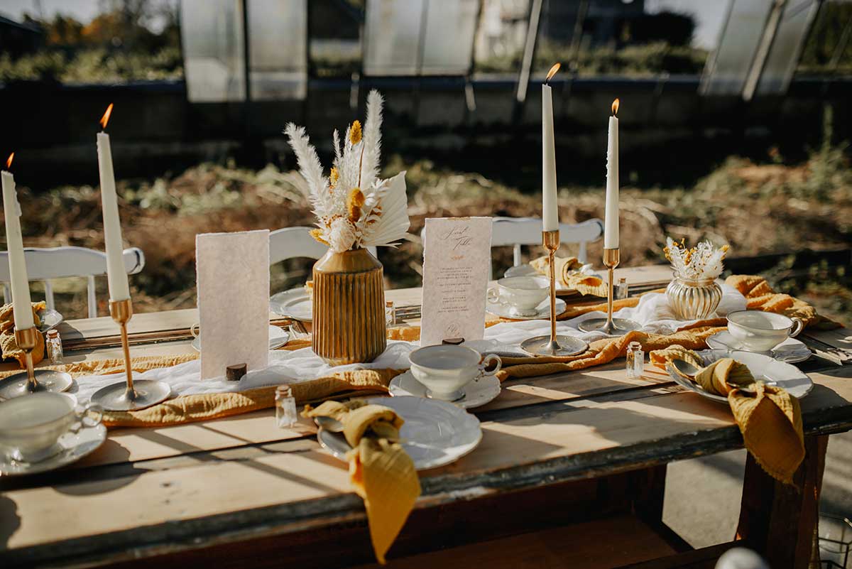 Gedeckter Tisch bei der Hochzeit