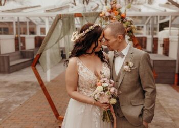 Stilvolle rustikale Hochzeit auf dem Land