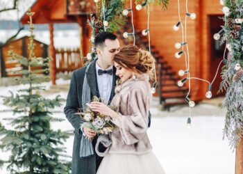 Winterliches Outfit für die Braut: Inspirationen für die standesamtliche Trauung
